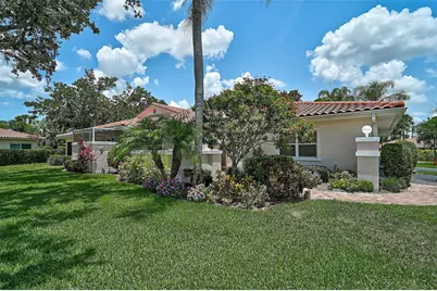 7341 Golf Pointe Circle, Sarasota, FL 34243 - Photo 5