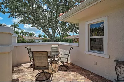 7341 Golf Pointe Circle, Sarasota, FL 34243 - Photo 7