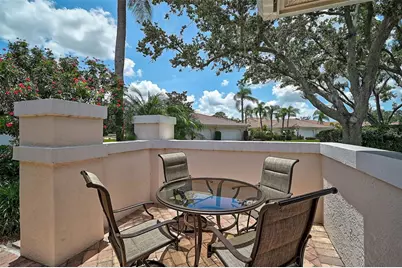 7341 Golf Pointe Circle, Sarasota, FL 34243 - Photo 5