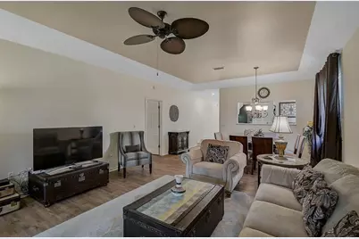 7341 Golf Pointe Circle, Sarasota, FL 34243 - Photo 19