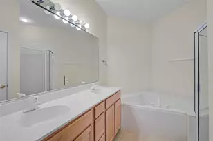 7012 Prosperity Cir, Sarasota, FL 34238 - Photo 17