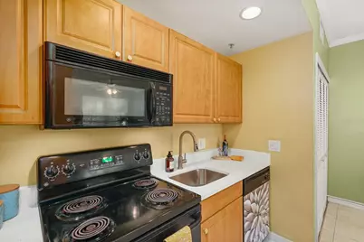 5540 Rosehill Road #104, Sarasota, FL 34233 - Photo 19