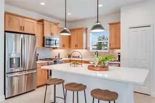 18138 Franklin Park Ct, Venice, FL 34293 - Photo 3