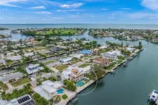 525 68th St, Holmes Beach, FL 34217 - Photo 3