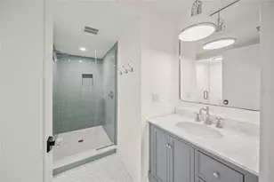 525 68th St, Holmes Beach, FL 34217 - Photo 37