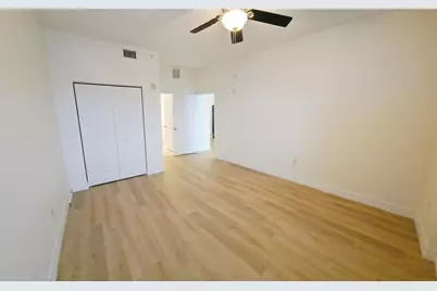 1064 N Tamiami Trail #1435, Sarasota, FL 34236 - Photo 9