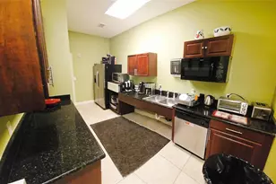 1064 N Tamiami Trl, Sarasota, FL 34236 - Photo 31