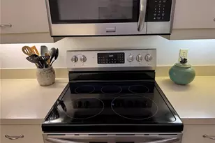 3117 Lake Park Ln, Sarasota, FL 34231 - Photo 11