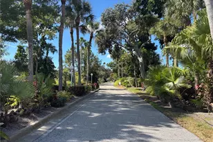 523 Spring Lakes Blvd, Bradenton, FL 34210 - Photo 29