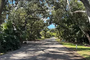 523 Spring Lakes Blvd, Bradenton, FL 34210 - Photo 25