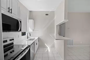 818 28th St Cir E, Bradenton, FL 34203 - Photo 9