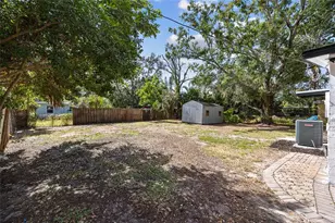 818 28th St Cir E, Bradenton, FL 34203 - Photo 21