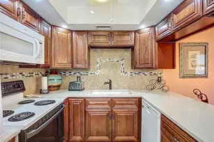 504 Narvaezi St, Venice, FL 34285 - Photo 9