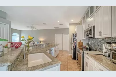 9528 Hawksmoor Lane, Sarasota, FL 34238 - Photo 11