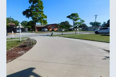 508 65th Avenue W, Bradenton, FL 34207 - Photo 33