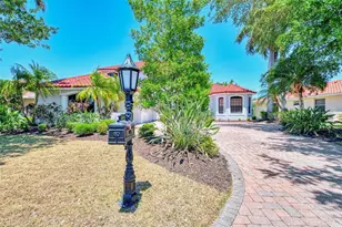 5684 Eastwind Dr, Sarasota, FL 34233 - Photo 3