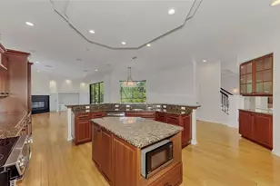 5684 Eastwind Dr, Sarasota, FL 34233 - Photo 19