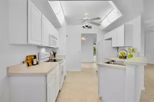 4463 Cinnamon Dr, Sarasota, FL 34238 - Photo 9