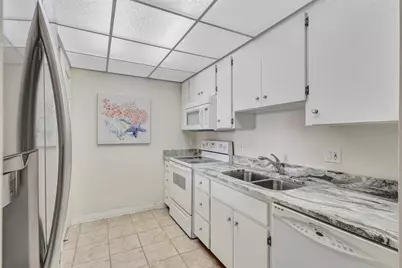 1212 Benjamin Franklin Drive #1105, Sarasota, FL 34236 - Photo 15