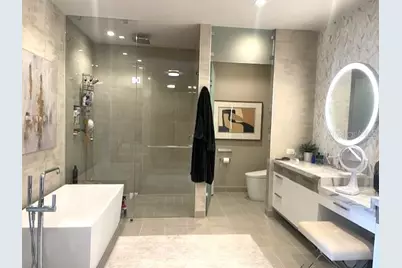 1581 Gulf Of Mexico Drive #307, Longboat Key, FL 34228 - Photo 29