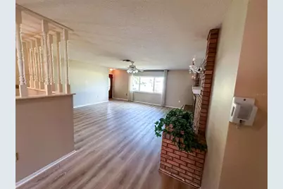 5004 Brandeis Circle N, Sarasota, FL 34243 - Photo 11