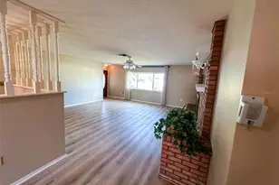 5004 Brandeis Cir N, Sarasota, FL 34243 - Photo 11