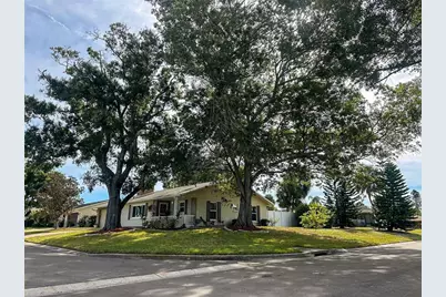 5004 Brandeis Circle N, Sarasota, FL 34243 - Photo 55