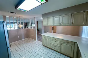 5004 Brandeis Cir N, Sarasota, FL 34243 - Photo 23