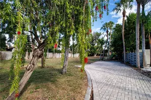 51 S Adams Dr, Sarasota, FL 34236 - Photo 1