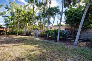 51 S Adams Dr, Sarasota, FL 34236 - Photo 7