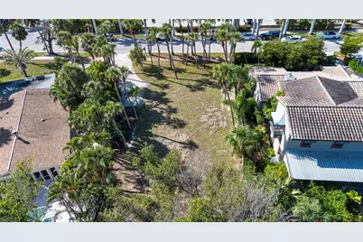 51 S Adams Drive, Sarasota, FL 34236 - Photo 17