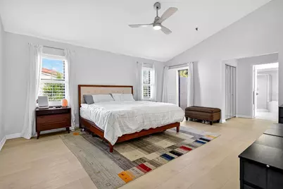 2323 Harbour Oaks Drive, Longboat Key, FL 34228 - Photo 17