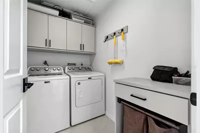 2323 Harbour Oaks Drive, Longboat Key, FL 34228 - Photo 25