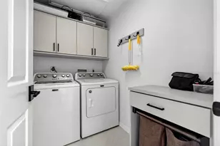 2323 Harbour Oaks Dr, Longboat Key, FL 34228 - Photo 25