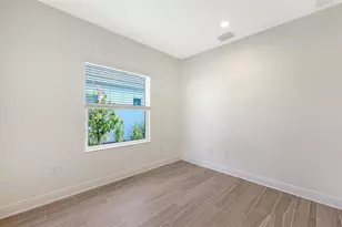 18230 Vizcaya Ct, Venice, FL 34293 - Photo 13