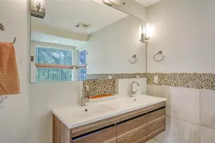 875 Indian Beach Dr, Sarasota, FL 34234 - Photo 23