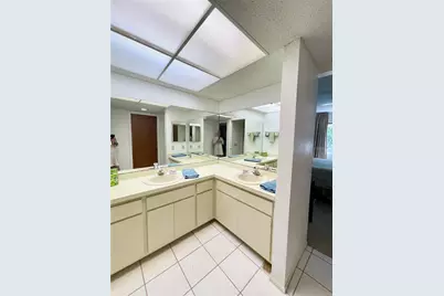 3097 Willow Green #32, Sarasota, FL 34235 - Photo 15