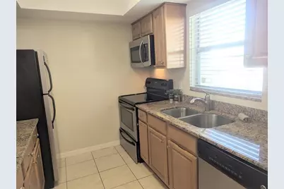 906 La Costa Circle #5, Sarasota, FL 34237 - Photo 3