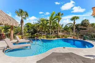 4817 Ocean Blvd, Sarasota, FL 34242 - Photo 3
