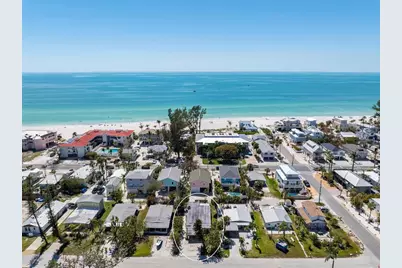 2714 Avenue C, Holmes Beach, FL 34217 - Photo 9