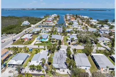 2714 Avenue C, Holmes Beach, FL 34217 - Photo 5