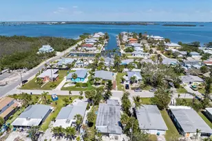 2714 Avenue C, Holmes Beach, FL 34217 - Photo 5