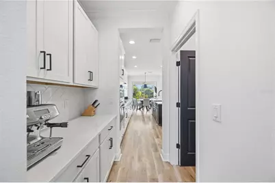 4837 Antrim Drive, Sarasota, FL 34240 - Photo 7