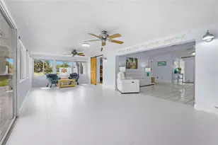 5720 Timberlake Cir, Sarasota, FL 34243 - Photo 27