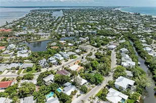 136 Crescent Dr, Anna Maria, FL 34216 - Photo 65