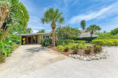 136 Crescent Dr, Anna Maria, FL 34216 - Photo 51