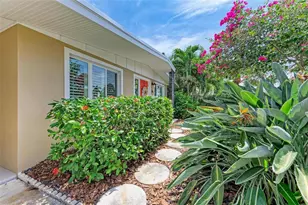 136 Crescent Dr, Anna Maria, FL 34216 - Photo 5