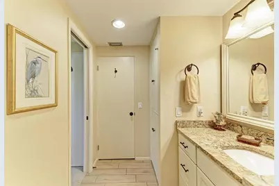 136 Crescent Dr, Anna Maria, FL 34216 - Photo 29