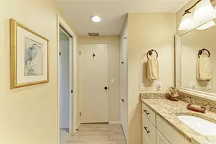 136 Crescent Dr, Anna Maria, FL 34216 - Photo 29