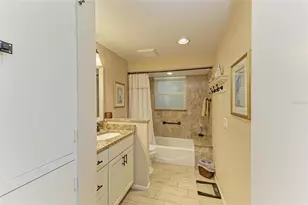 136 Crescent Dr, Anna Maria, FL 34216 - Photo 27